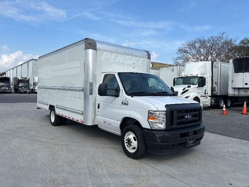 Light Duty Box Truck-Light and Medium Duty Trucks-Ford-2022-E350-Harahan-LA-104,252\n\t\tmiles-$ 30,000 - Image 1