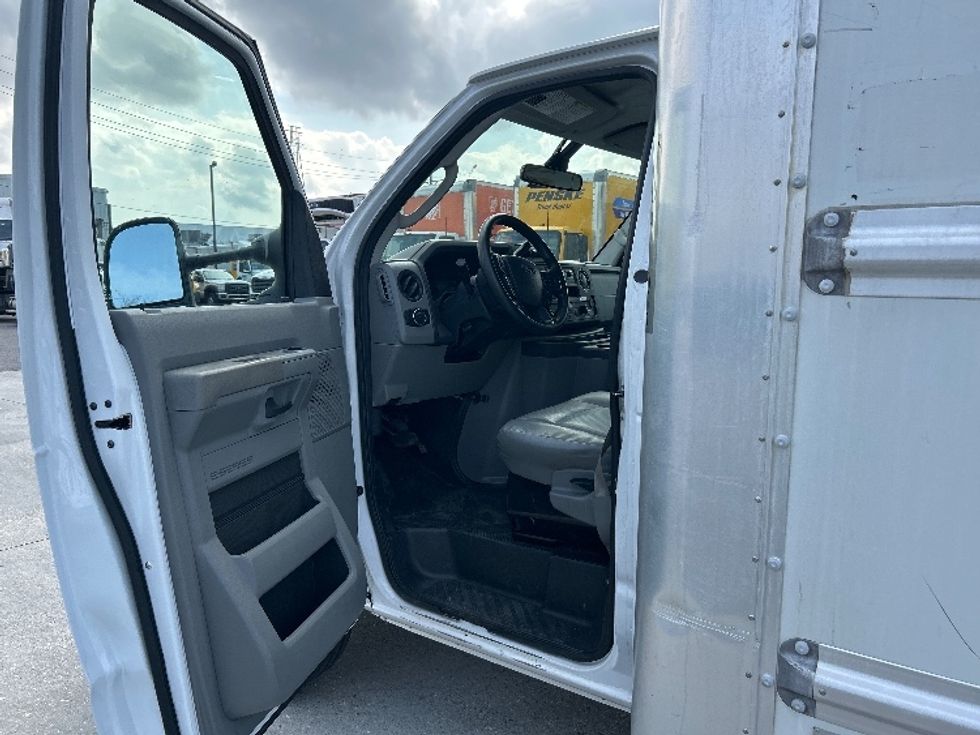 Light Duty Box Truck-Light and Medium Duty Trucks-Ford-2022-E350-Harahan-LA-104,252\n\t\tmiles-$ 30,000 - Image 15