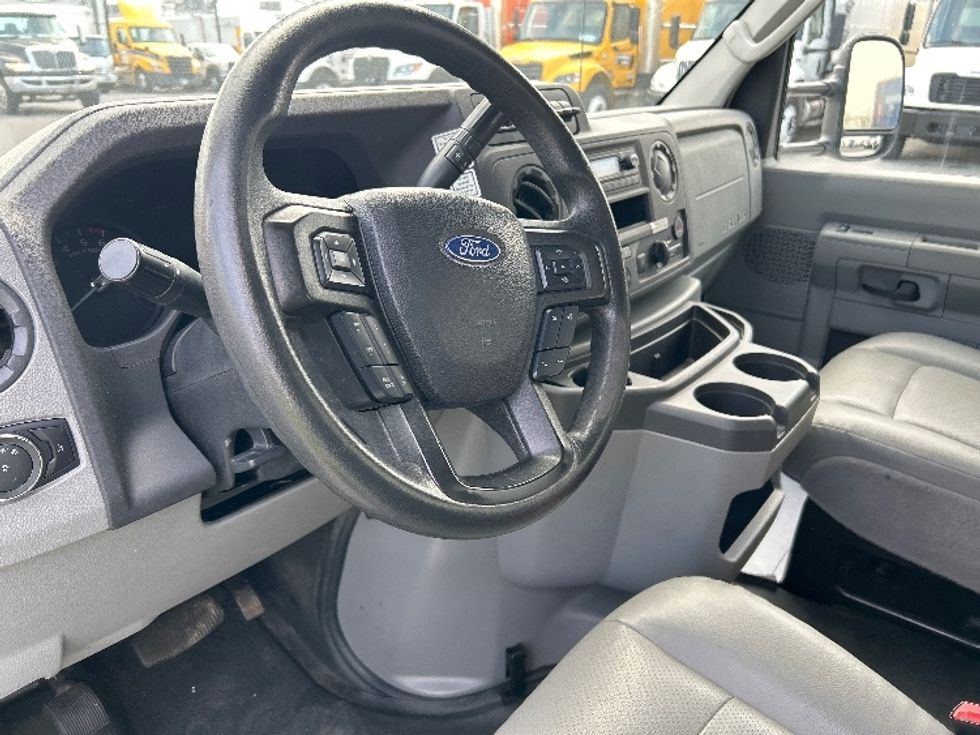 Light Duty Box Truck-Light and Medium Duty Trucks-Ford-2022-E350-Harahan-LA-104,252\n\t\tmiles-$ 30,000 - Image 16