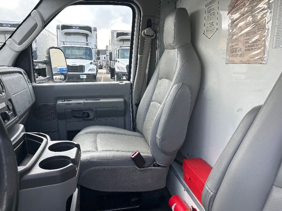 Light Duty Box Truck-Light and Medium Duty Trucks-Ford-2022-E350-Harahan-LA-104,252\n\t\tmiles-$ 30,000 - Image 18