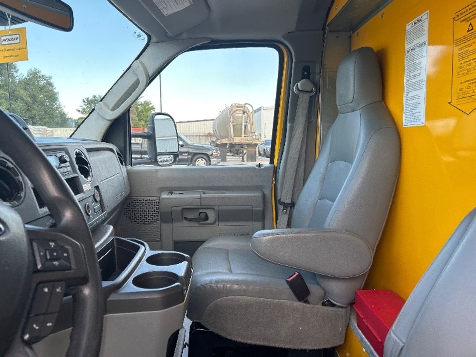 Light Duty Box Truck-Light and Medium Duty Trucks-Ford-2022-E350-Harahan-LA-104,734\n\t\tmiles-$ 26,000 - Image 15