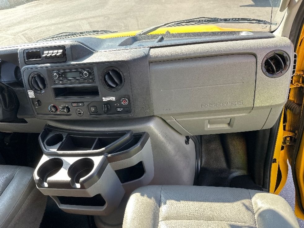 Light Duty Box Truck-Light and Medium Duty Trucks-Ford-2022-E350-Harlingen-TX-107,534\n\t\tmiles-$ 26,500 - Image 21