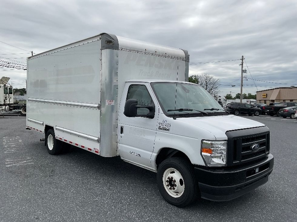 Light Duty Box Truck-Light and Medium Duty Trucks-Ford-2022-E350-Harrisburg-PA-72,663\n\t\tmiles-$ 31,500 - Image 1