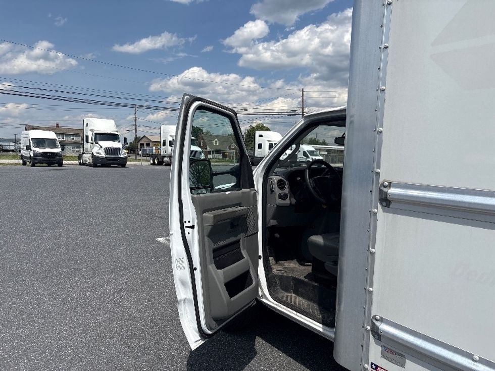 Light Duty Box Truck-Light and Medium Duty Trucks-Ford-2022-E350-Harrisburg-PA-87,462\n\t\tmiles-$ 30,000 - Image 12
