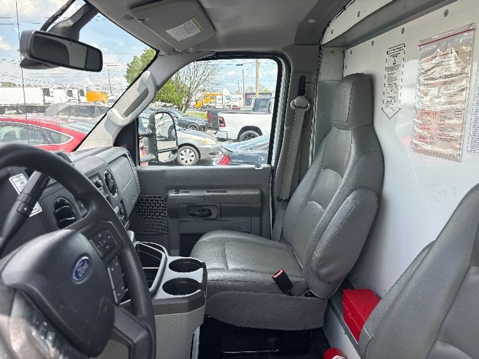 Light Duty Box Truck-Light and Medium Duty Trucks-Ford-2022-E350-Harrisburg-PA-87,462\n\t\tmiles-$ 30,000 - Image 15