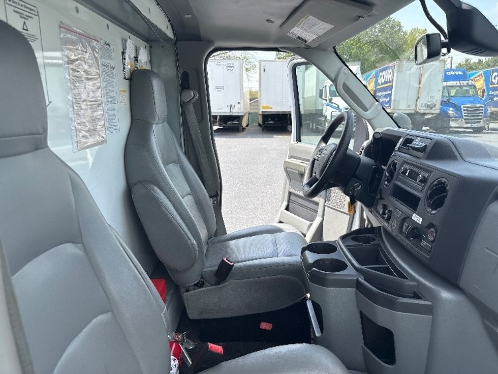 Light Duty Box Truck-Light and Medium Duty Trucks-Ford-2022-E350-Harrisburg-PA-87,462\n\t\tmiles-$ 30,000 - Image 18