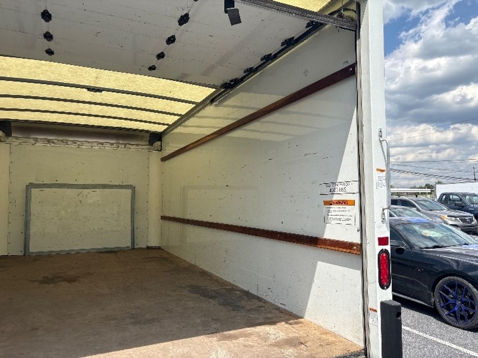 Light Duty Box Truck-Light and Medium Duty Trucks-Ford-2022-E350-Harrisburg-PA-87,462\n\t\tmiles-$ 30,000 - Image 9