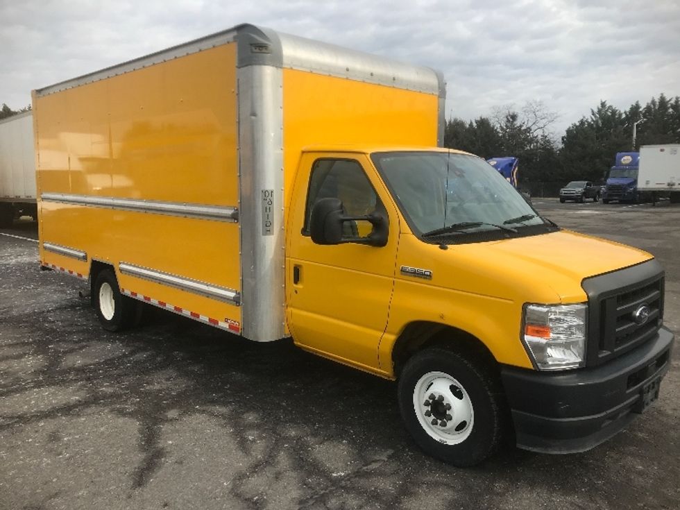 Light Duty Box Truck-Light and Medium Duty Trucks-Ford-2022-E350-Harrisburg-PA-89,004\n\t\tmiles-$ 28,250 - Image 1