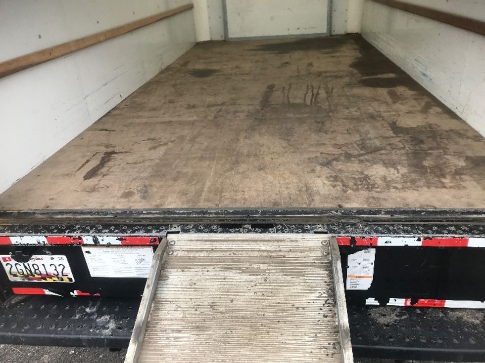 Light Duty Box Truck-Light and Medium Duty Trucks-Ford-2022-E350-Harrisburg-PA-89,004\n\t\tmiles-$ 28,250 - Image 10