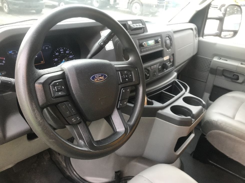 Light Duty Box Truck-Light and Medium Duty Trucks-Ford-2022-E350-Harrisburg-PA-89,004\n\t\tmiles-$ 28,250 - Image 15