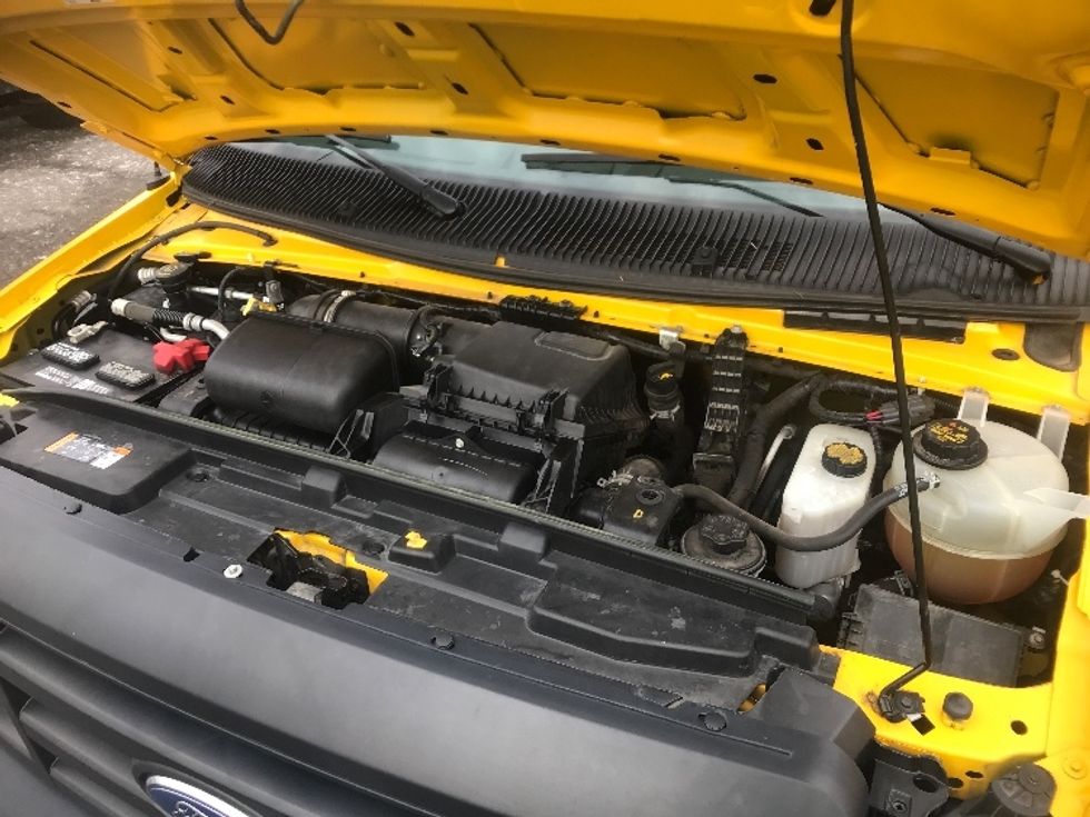 Light Duty Box Truck-Light and Medium Duty Trucks-Ford-2022-E350-Harrisburg-PA-89,004\n\t\tmiles-$ 28,250 - Image 22