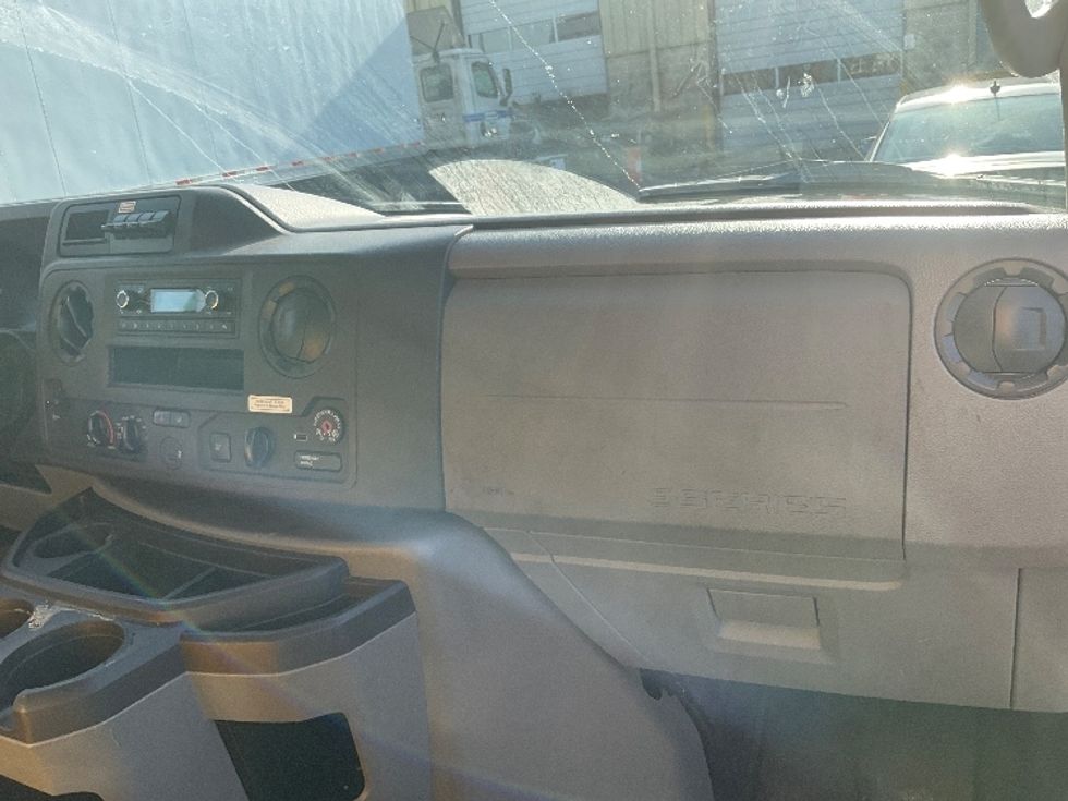 Light Duty Box Truck-Light and Medium Duty Trucks-Ford-2022-E350-Harrisburg-PA-94,456\n\t\tmiles-$ 27,750 - Image 18