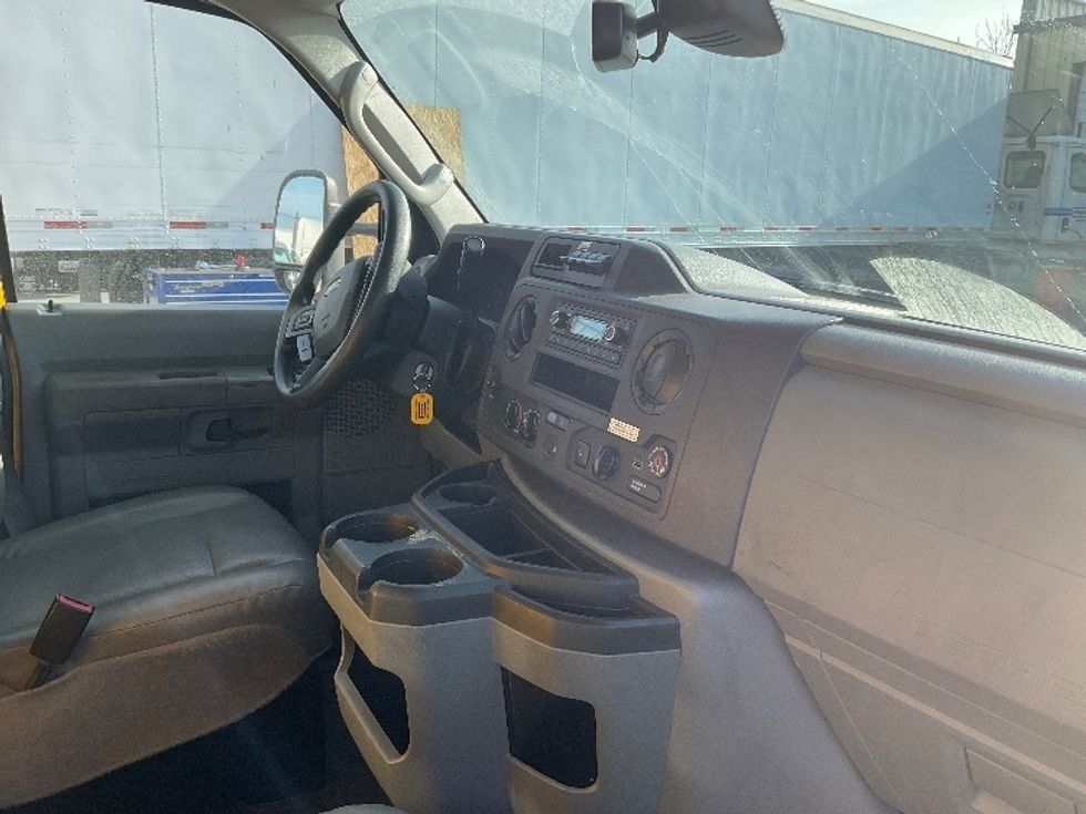 Light Duty Box Truck-Light and Medium Duty Trucks-Ford-2022-E350-Harrisburg-PA-94,456\n\t\tmiles-$ 27,750 - Image 19