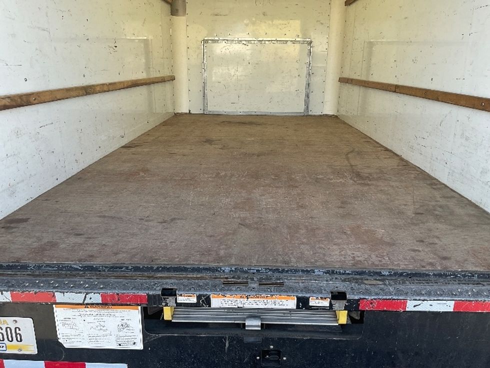 Light Duty Box Truck-Light and Medium Duty Trucks-Ford-2022-E350-Harrisburg-PA-94,456\n\t\tmiles-$ 27,750 - Image 8