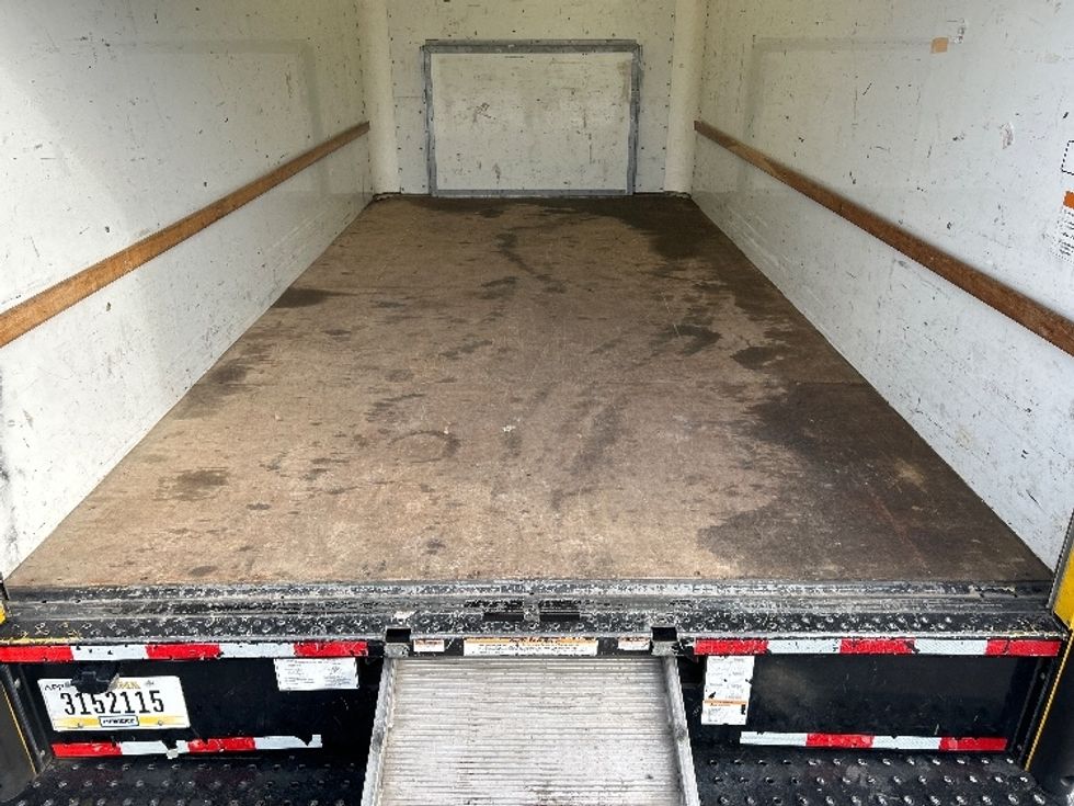 Light Duty Box Truck-Light and Medium Duty Trucks-Ford-2022-E350-Harrisburg-PA-95,984\n\t\tmiles-$ 27,500 - Image 10