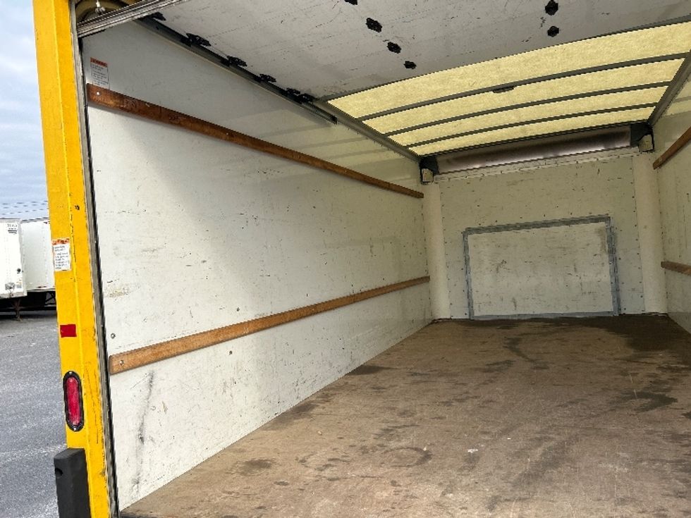 Light Duty Box Truck-Light and Medium Duty Trucks-Ford-2022-E350-Harrisburg-PA-95,984\n\t\tmiles-$ 27,500 - Image 11