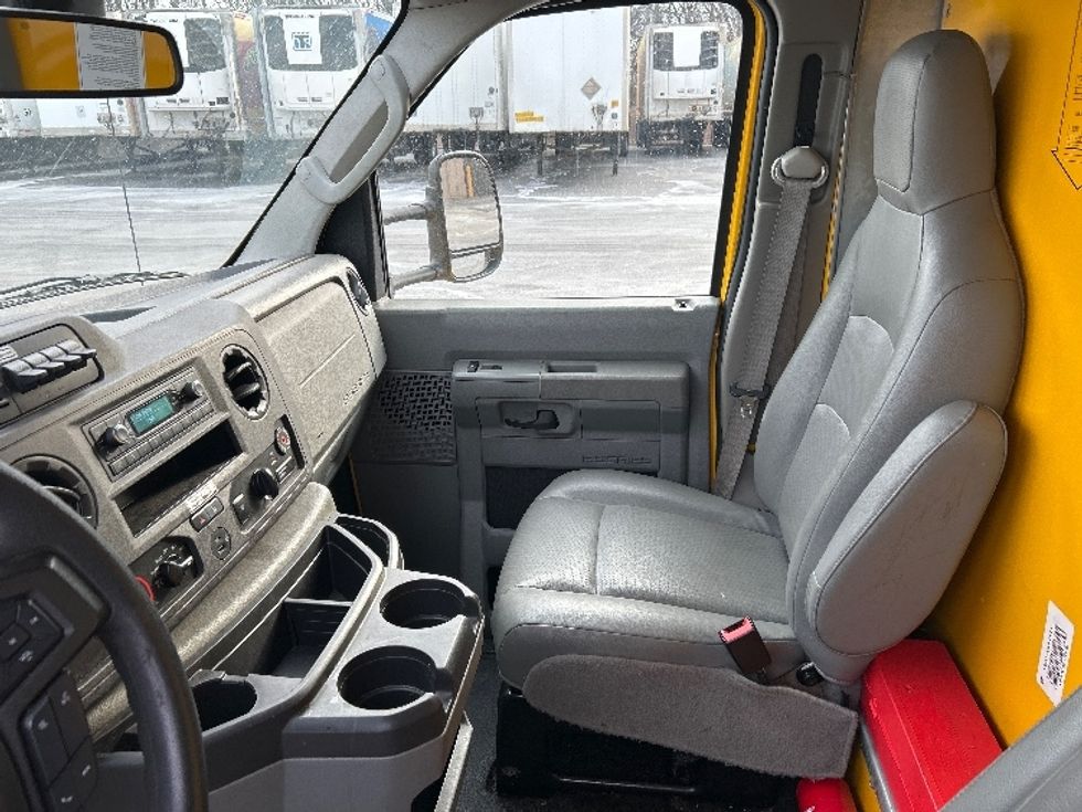 Light Duty Box Truck-Light and Medium Duty Trucks-Ford-2022-E350-Harrisburg-PA-95,984\n\t\tmiles-$ 27,500 - Image 19