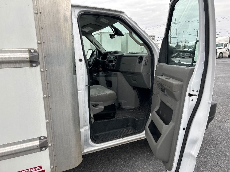 Light Duty Box Truck-Light and Medium Duty Trucks-Ford-2022-E350-Harrisburg-PA-98,714\n\t\tmiles-$ 30,000 - Image 20