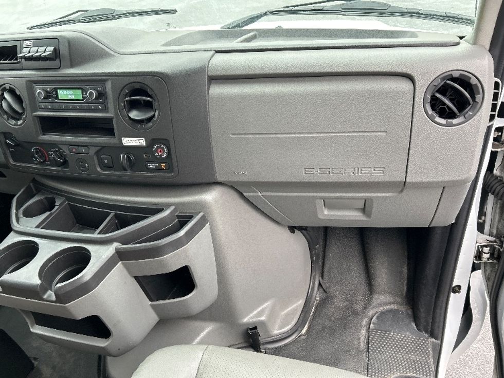Light Duty Box Truck-Light and Medium Duty Trucks-Ford-2022-E350-Harrisburg-PA-98,714\n\t\tmiles-$ 30,000 - Image 21