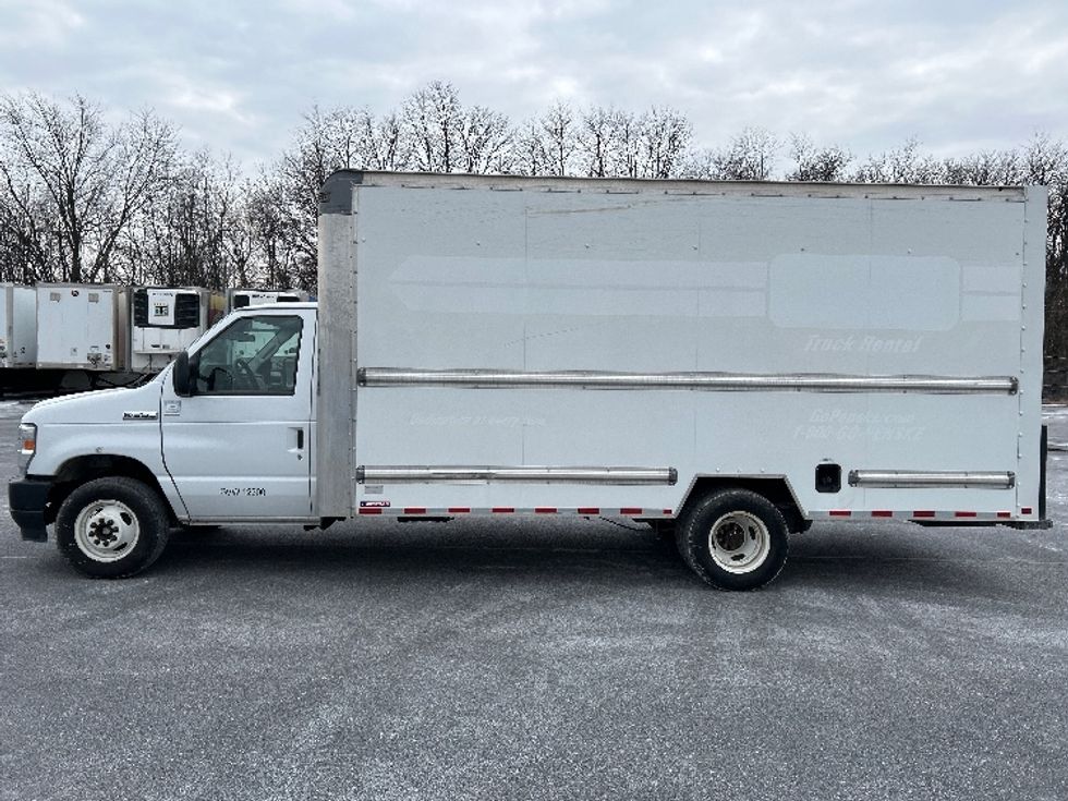 Light Duty Box Truck-Light and Medium Duty Trucks-Ford-2022-E350-Harrisburg-PA-98,714\n\t\tmiles-$ 30,000 - Image 4