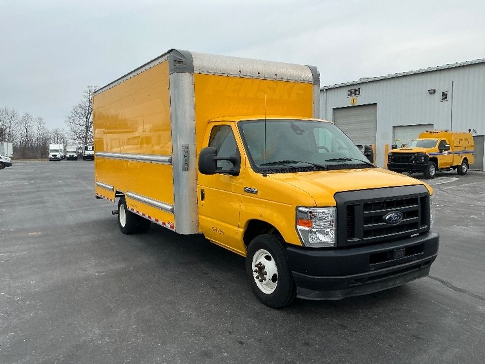 Light Duty Box Truck-Light and Medium Duty Trucks-Ford-2022-E350-Harrisburg-PA-99,308\n\t\tmiles-$ 27,250 - Image 1