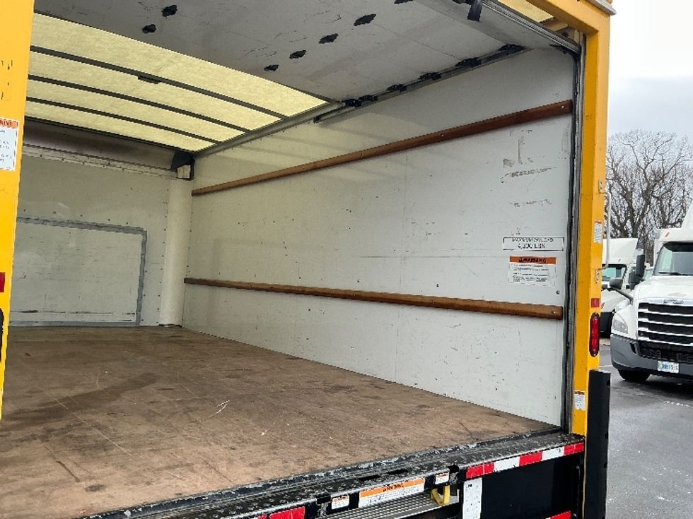 Light Duty Box Truck-Light and Medium Duty Trucks-Ford-2022-E350-Harrisburg-PA-99,308\n\t\tmiles-$ 27,250 - Image 12