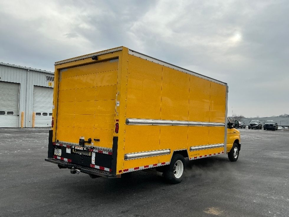 Light Duty Box Truck-Light and Medium Duty Trucks-Ford-2022-E350-Harrisburg-PA-99,308\n\t\tmiles-$ 27,250 - Image 13