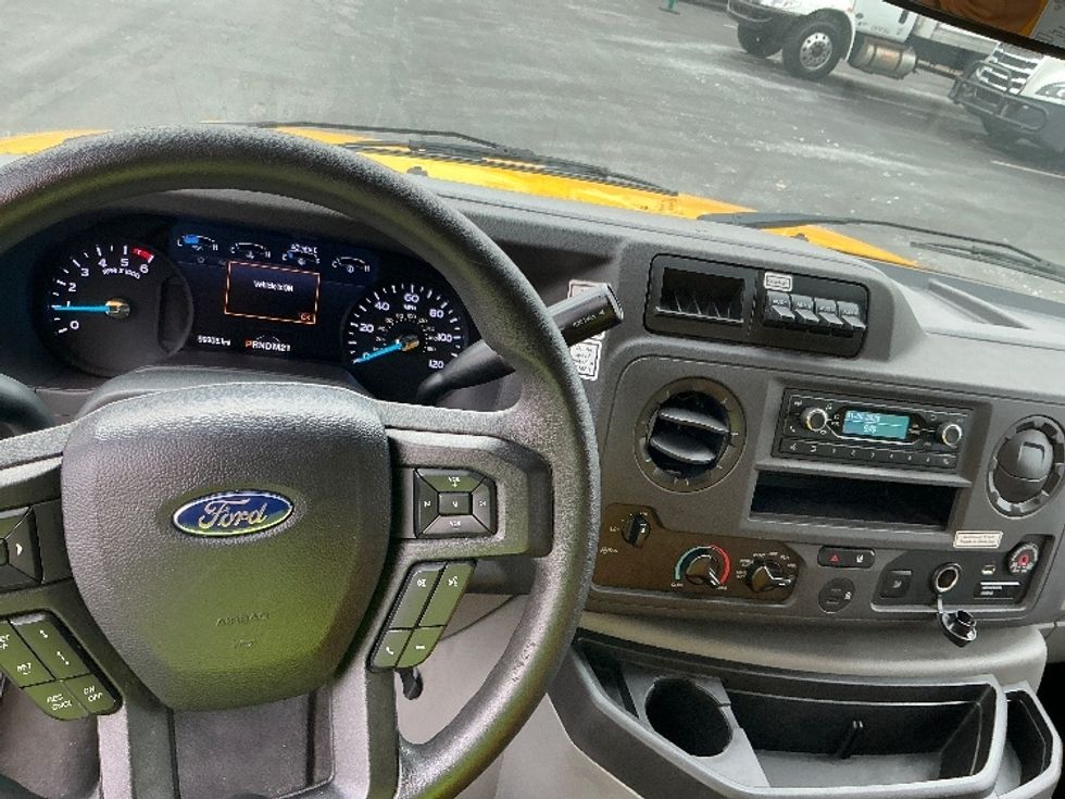 Light Duty Box Truck-Light and Medium Duty Trucks-Ford-2022-E350-Harrisburg-PA-99,308\n\t\tmiles-$ 27,250 - Image 18