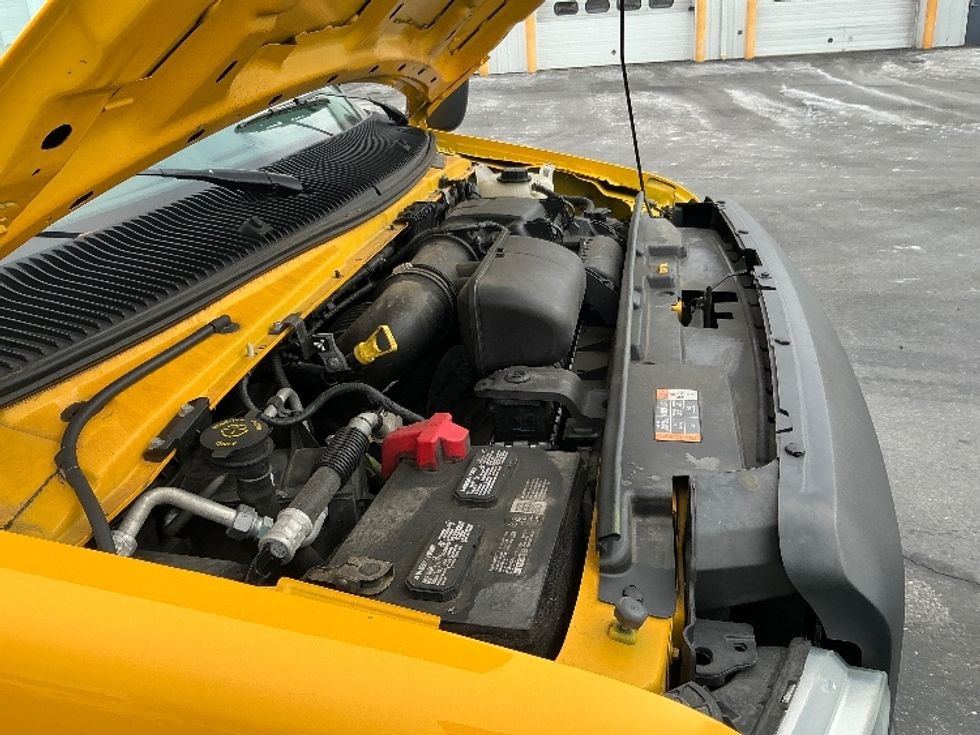 Light Duty Box Truck-Light and Medium Duty Trucks-Ford-2022-E350-Harrisburg-PA-99,308\n\t\tmiles-$ 27,250 - Image 23