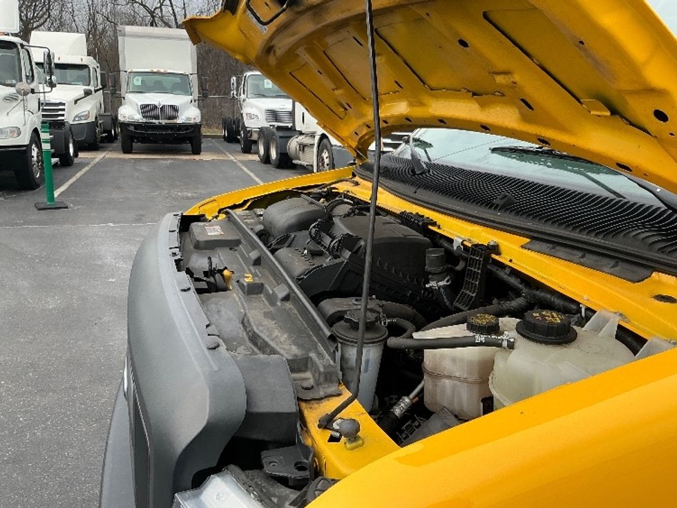 Light Duty Box Truck-Light and Medium Duty Trucks-Ford-2022-E350-Harrisburg-PA-99,308\n\t\tmiles-$ 27,250 - Image 24