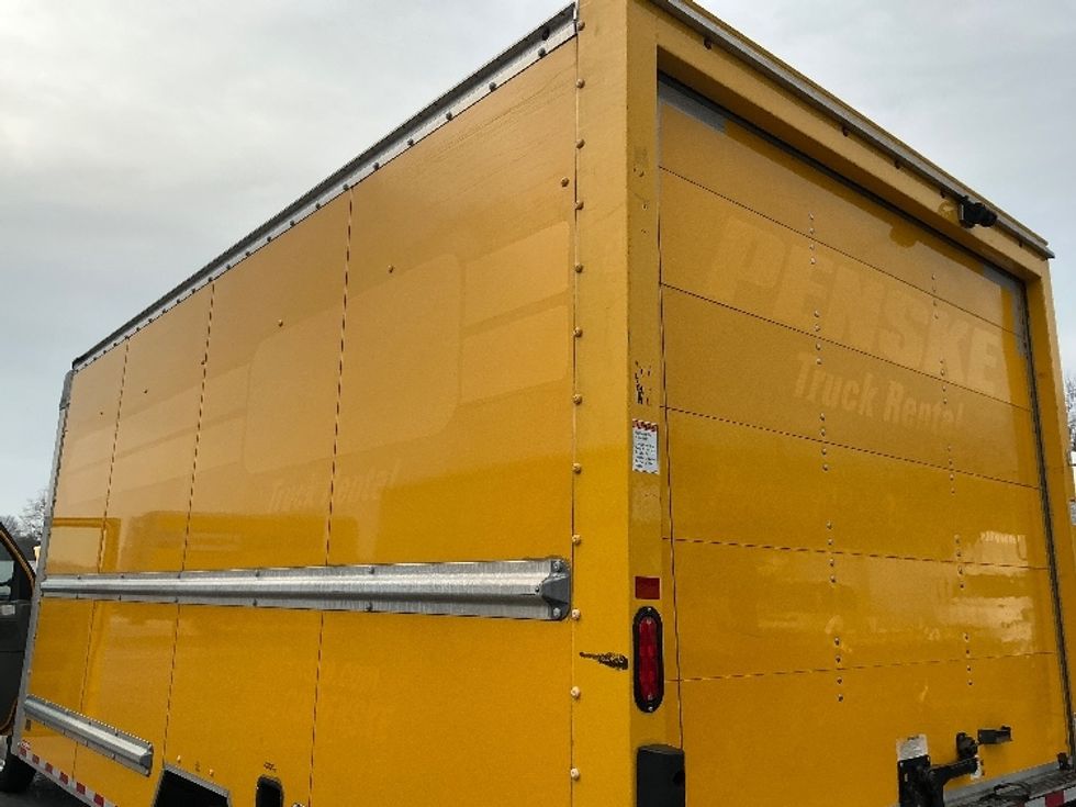 Light Duty Box Truck-Light and Medium Duty Trucks-Ford-2022-E350-Harrisburg-PA-99,308\n\t\tmiles-$ 27,250 - Image 29