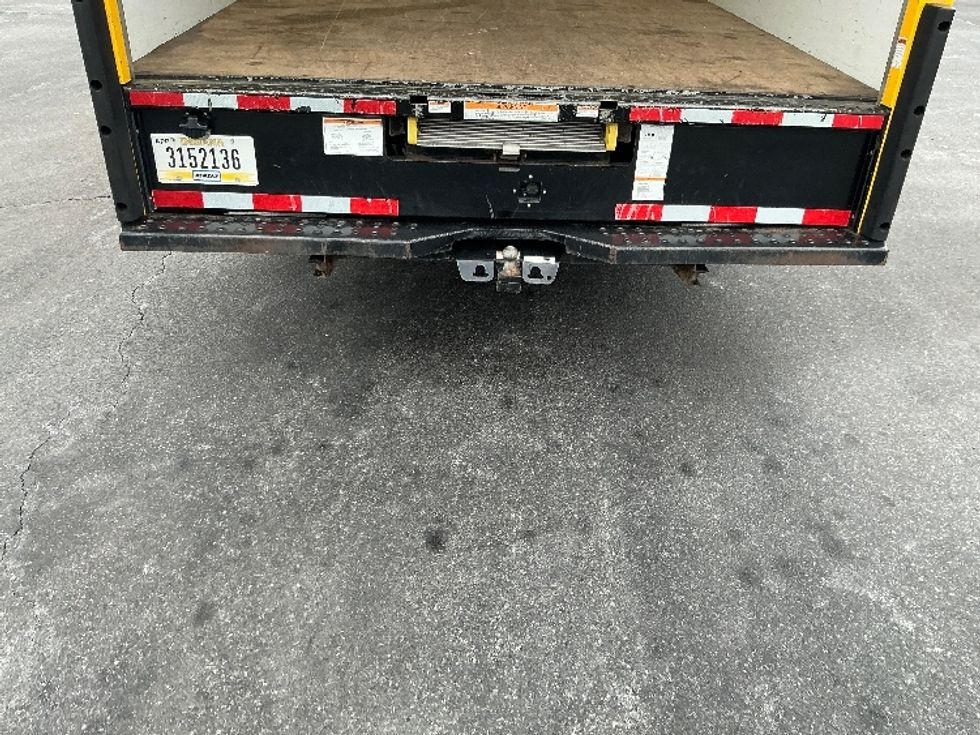 Light Duty Box Truck-Light and Medium Duty Trucks-Ford-2022-E350-Harrisburg-PA-99,308\n\t\tmiles-$ 27,250 - Image 9