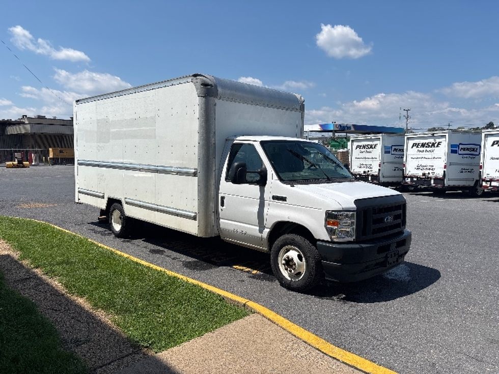 Light Duty Box Truck-Light and Medium Duty Trucks-Ford-2022-E350-Harrisonburg-VA-86,658\n\t\tmiles-$ 32,000 - Image 1