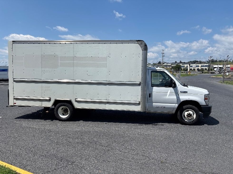 Light Duty Box Truck-Light and Medium Duty Trucks-Ford-2022-E350-Harrisonburg-VA-86,658\n\t\tmiles-$ 32,000 - Image 15