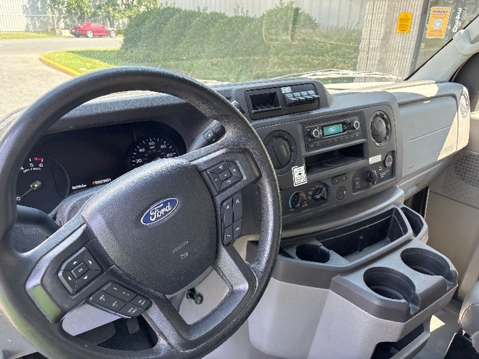 Light Duty Box Truck-Light and Medium Duty Trucks-Ford-2022-E350-Harrisonburg-VA-86,658\n\t\tmiles-$ 32,000 - Image 17