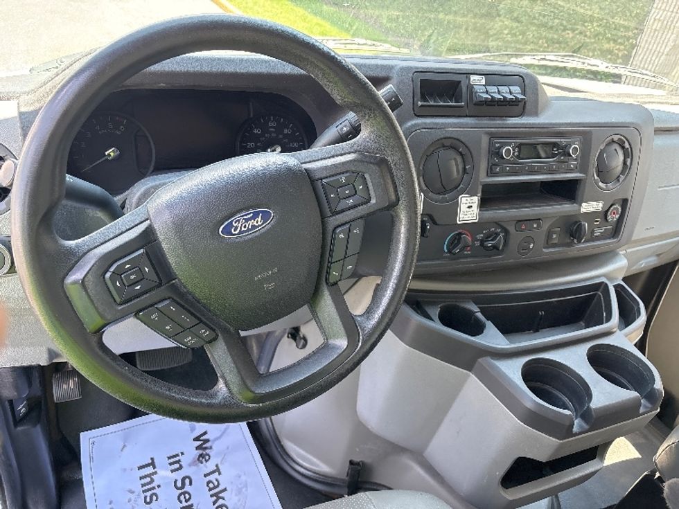 Light Duty Box Truck-Light and Medium Duty Trucks-Ford-2022-E350-Harrisonburg-VA-86,658\n\t\tmiles-$ 32,000 - Image 18