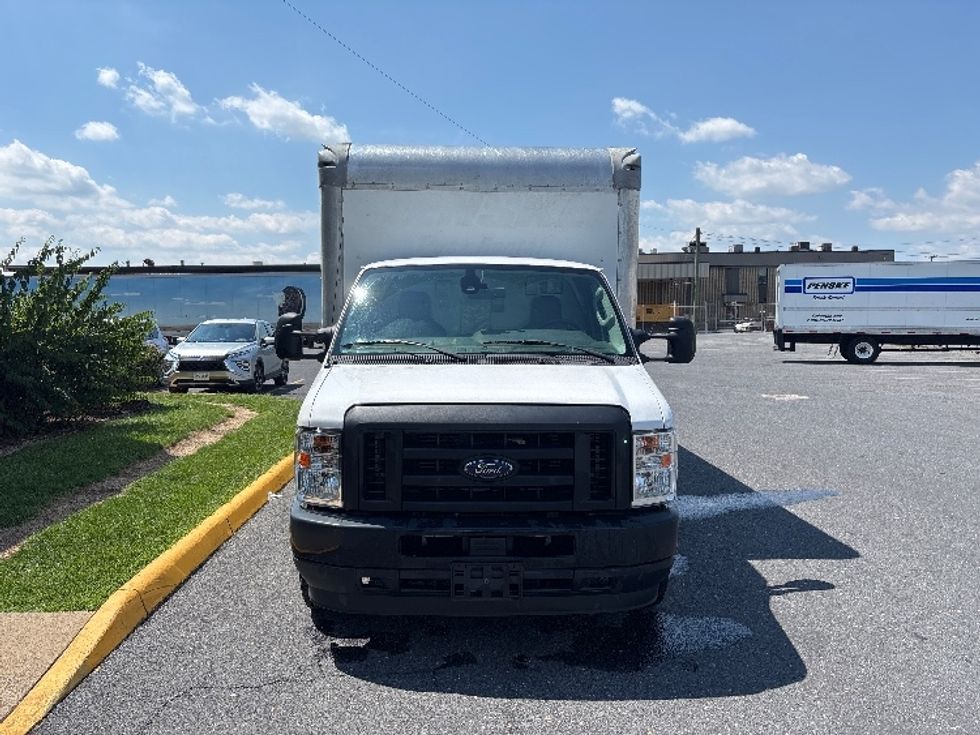 Light Duty Box Truck-Light and Medium Duty Trucks-Ford-2022-E350-Harrisonburg-VA-86,658\n\t\tmiles-$ 32,000 - Image 2