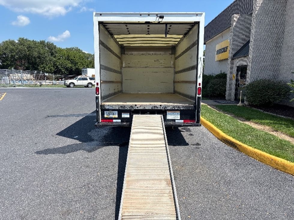 Light Duty Box Truck-Light and Medium Duty Trucks-Ford-2022-E350-Harrisonburg-VA-86,658\n\t\tmiles-$ 32,000 - Image 9