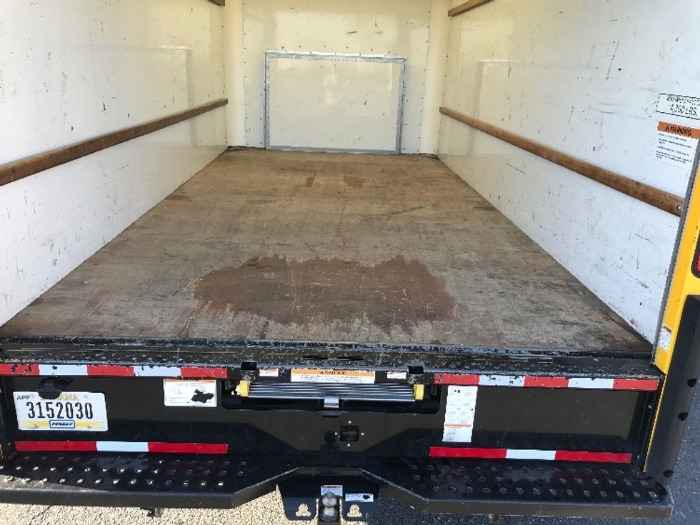 Light Duty Box Truck-Light and Medium Duty Trucks-Ford-2022-E350-Harrisonburg-VA-87,402\n\t\tmiles-$ 31,250 - Image 10