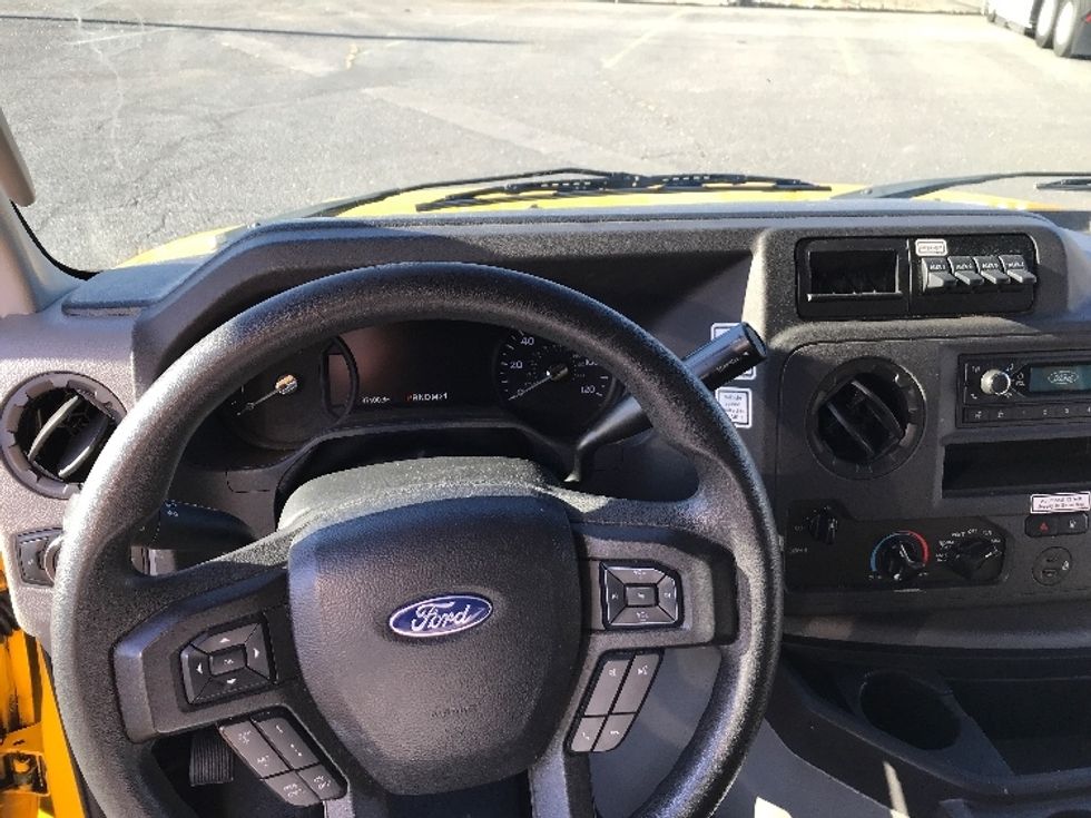 Light Duty Box Truck-Light and Medium Duty Trucks-Ford-2022-E350-Harrisonburg-VA-87,402\n\t\tmiles-$ 31,250 - Image 18
