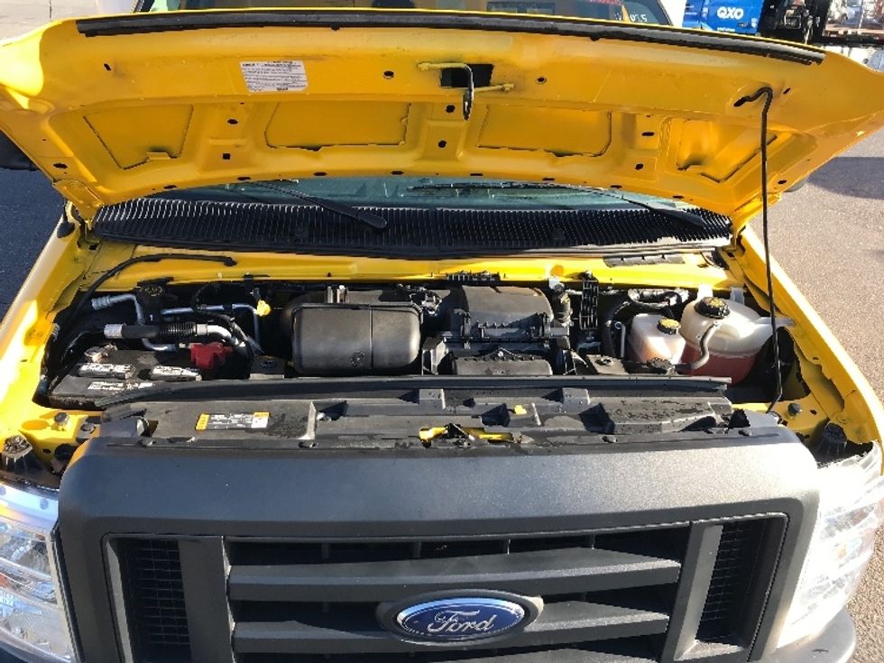 Light Duty Box Truck-Light and Medium Duty Trucks-Ford-2022-E350-Harrisonburg-VA-87,402\n\t\tmiles-$ 31,250 - Image 23