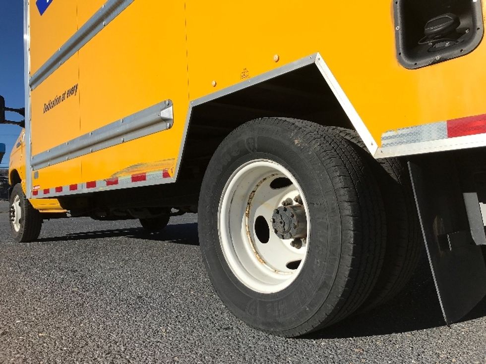 Light Duty Box Truck-Light and Medium Duty Trucks-Ford-2022-E350-Harrisonburg-VA-87,402\n\t\tmiles-$ 31,250 - Image 5