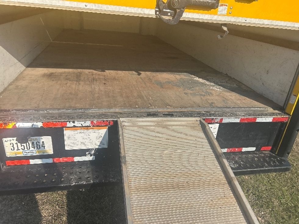 Light Duty Box Truck-Light and Medium Duty Trucks-Ford-2022-E350-Hattiesburg-MS-94,148\n\t\tmiles-$ 28,500 - Image 10