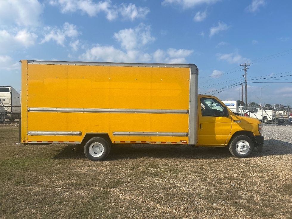 Light Duty Box Truck-Light and Medium Duty Trucks-Ford-2022-E350-Hattiesburg-MS-94,148\n\t\tmiles-$ 28,500 - Image 15