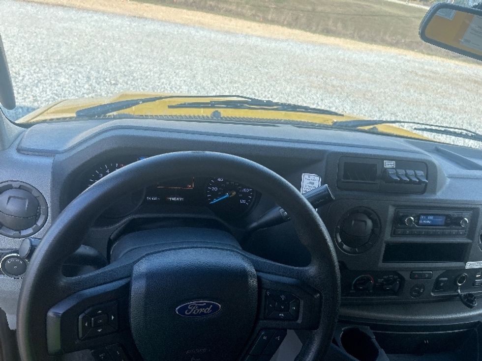 Light Duty Box Truck-Light and Medium Duty Trucks-Ford-2022-E350-Hattiesburg-MS-94,148\n\t\tmiles-$ 28,500 - Image 18