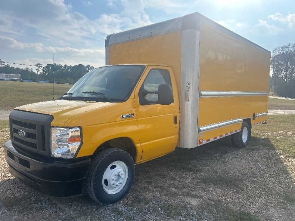 Light Duty Box Truck-Light and Medium Duty Trucks-Ford-2022-E350-Hattiesburg-MS-94,148\n\t\tmiles-$ 28,500 - Image 3