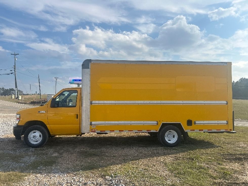 Light Duty Box Truck-Light and Medium Duty Trucks-Ford-2022-E350-Hattiesburg-MS-94,148\n\t\tmiles-$ 28,500 - Image 4