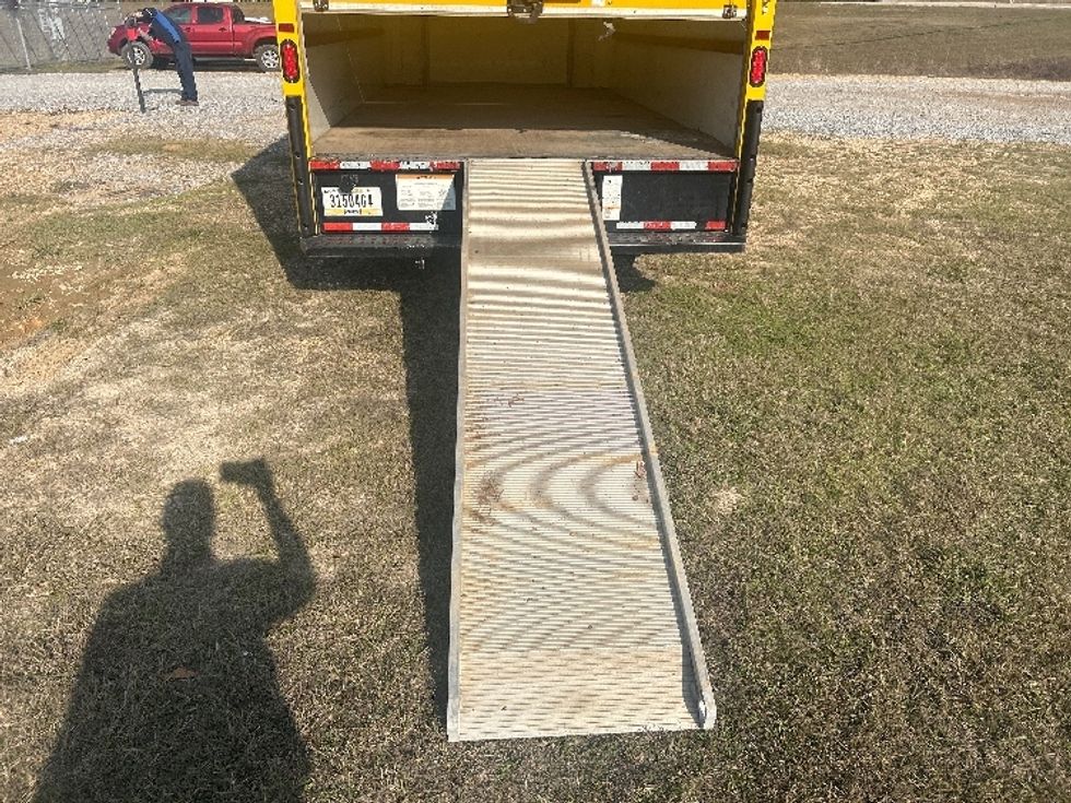 Light Duty Box Truck-Light and Medium Duty Trucks-Ford-2022-E350-Hattiesburg-MS-94,148\n\t\tmiles-$ 28,500 - Image 9