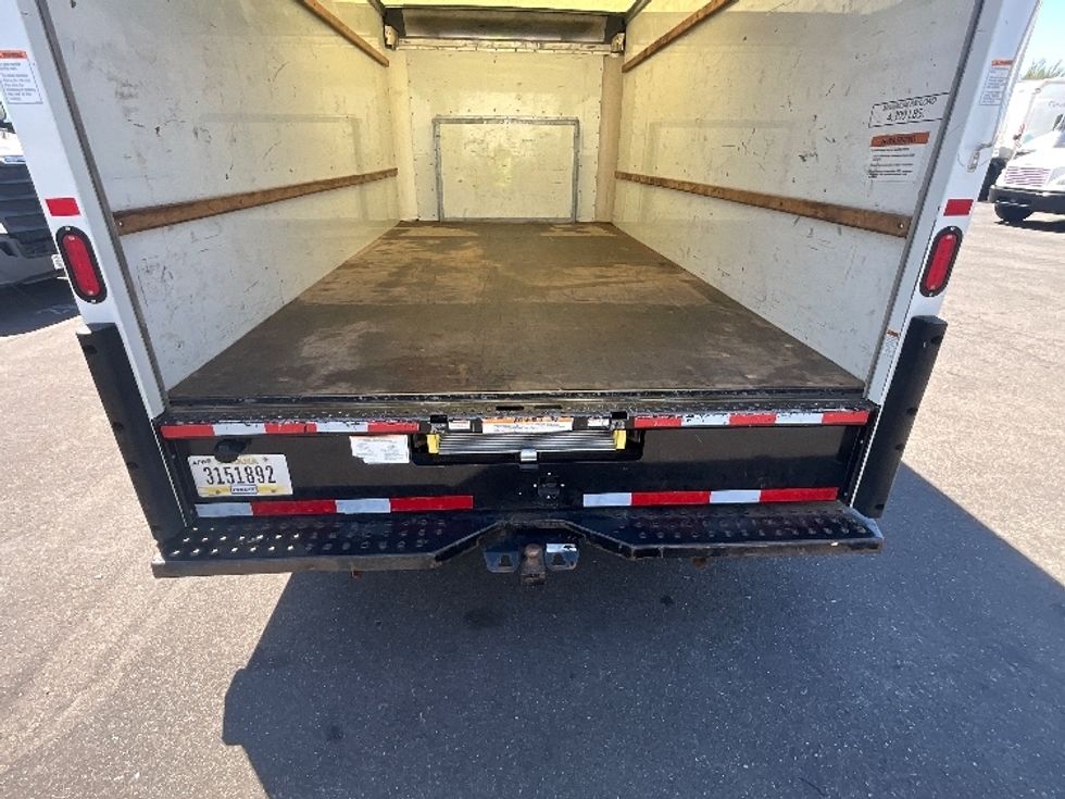 Light Duty Box Truck-Light and Medium Duty Trucks-Ford-2022-E350-Hayward-CA-134,835\n\t\tmiles-$ 25,750 - Image 10