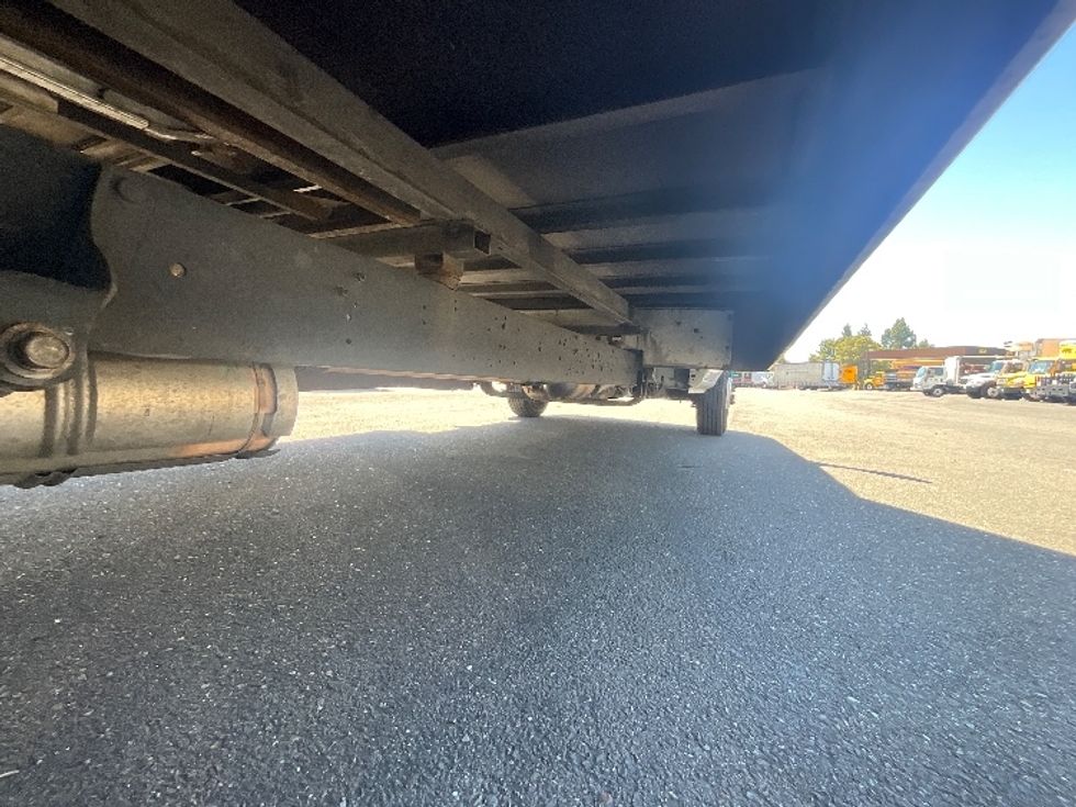 Light Duty Box Truck-Light and Medium Duty Trucks-Ford-2022-E350-Hayward-CA-134,835\n\t\tmiles-$ 25,750 - Image 14